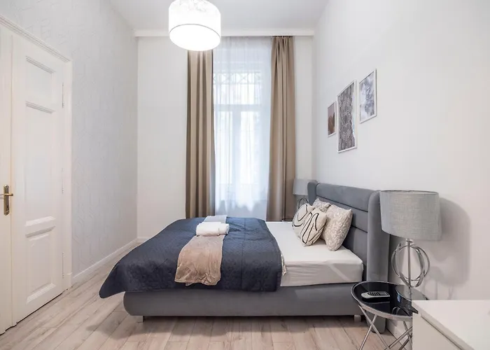 Deluxe D16 Grand Suite Next To The Synagogue