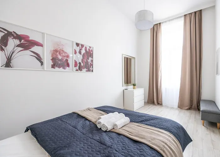 Deluxe D16 Grand Suite Next To The Synagogue
